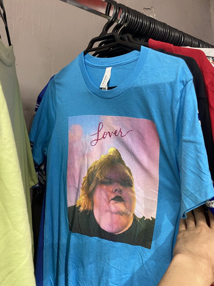 gotcIouds's tweet photo. found this t shirt at the thrift…😭 https://t.co/YiJOpZnUox