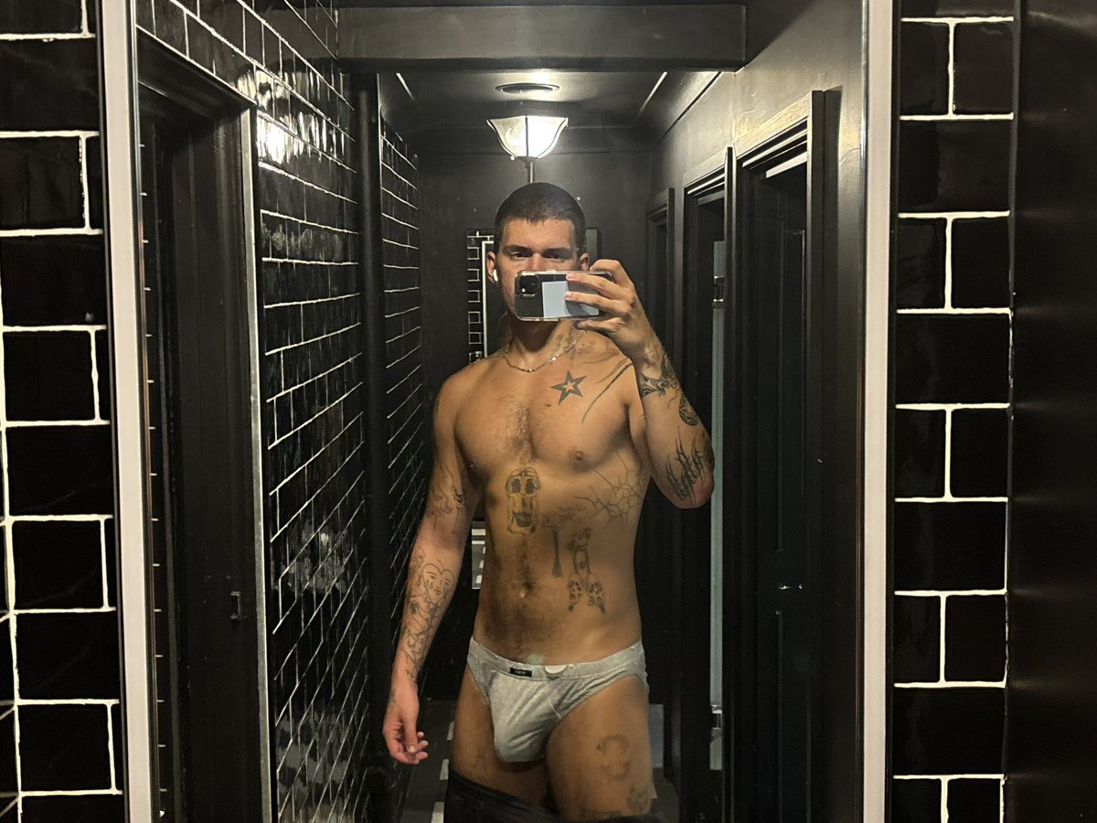 izaäk (@badboyisaiah) on Twitter photo 