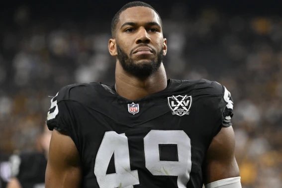 The #Raiders have extended a tender to exclusive rights free agent DE Charles Snowden, who had three sacks and his first career INT in 15 games (nine starts) this past season.