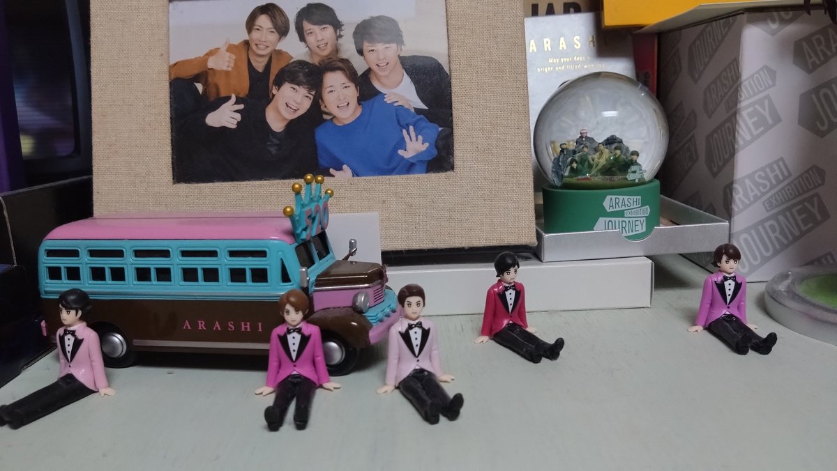 ARASHI バス 5×20 10、20と共に進んできたあの大きなバスから降りて5人がそれぞれの道に