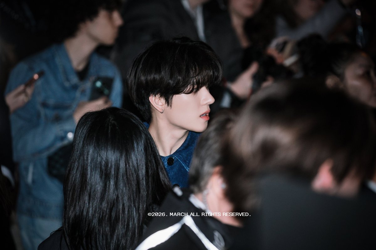 260305        

#YORCH_ParisFashionWeek #YORCH #요치 #IsabelMarant #PFW #POW #파우