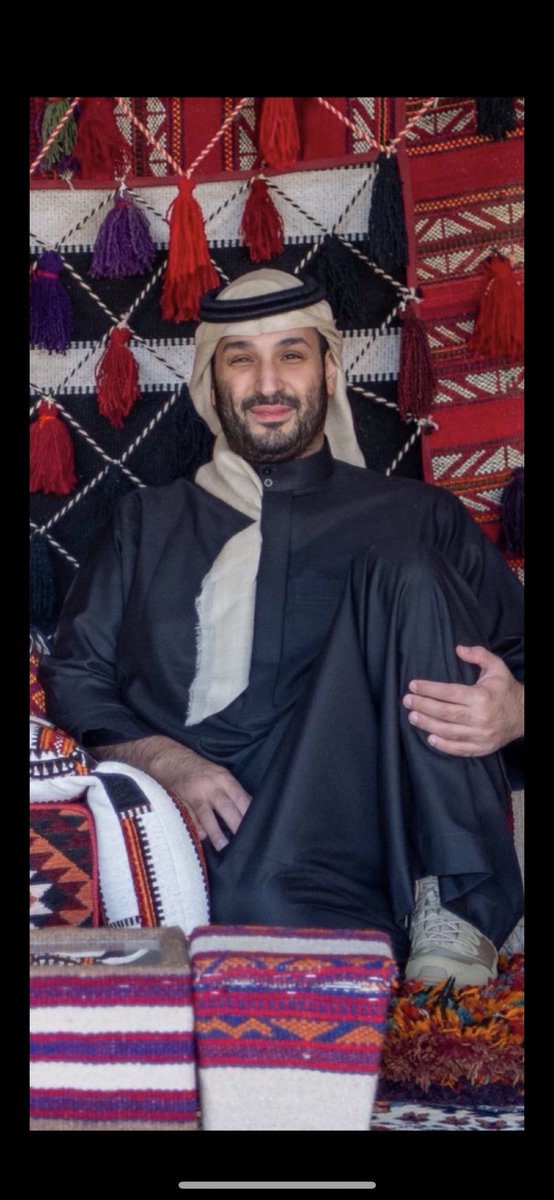 nat15562's tweet photo. تربينا مُنذُ الصغر على حُب وطننا ، والسمع والطاعة لولاة أمرنا وليس لنا فيه أدنى فضلٍ  ولا منَّه ..
حفظك ربي سيدي #ولي__العهد من كُلِ مكروه ، وأعزَّك وأمدَّ في عُمرك على طاعته ، ونصرك وآثرك على كُل حاقدٍ وحاسد .. https://t.co/fGQYgqbzZz