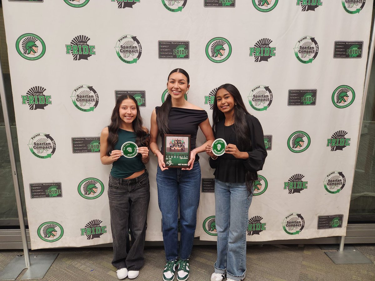 olchsgirlsbball's tweet photo. We officially closed the books on the 25-26 season w/ our awards night. Congrats to our athletes, seniors on a memorable 4yrs, &amp; to our award winners.  Sportsmanship winners were Briany Lara &amp; Sara Abdelrahman, &amp; MVP Bianca Fleitas.  2 All-conference: Liv Perry &amp; Bianca Fleitas. https://t.co/uLY3dsJcNh