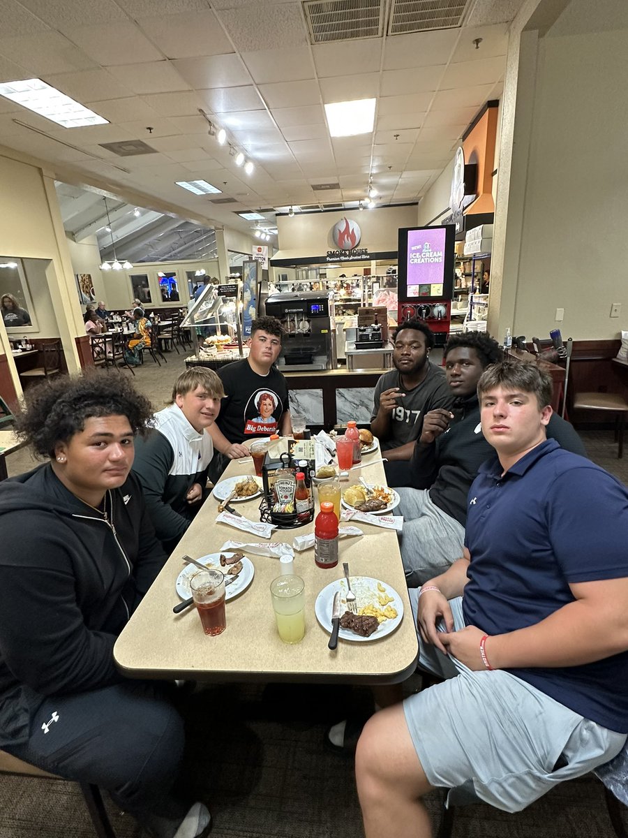 Bobbi Moore tweet media