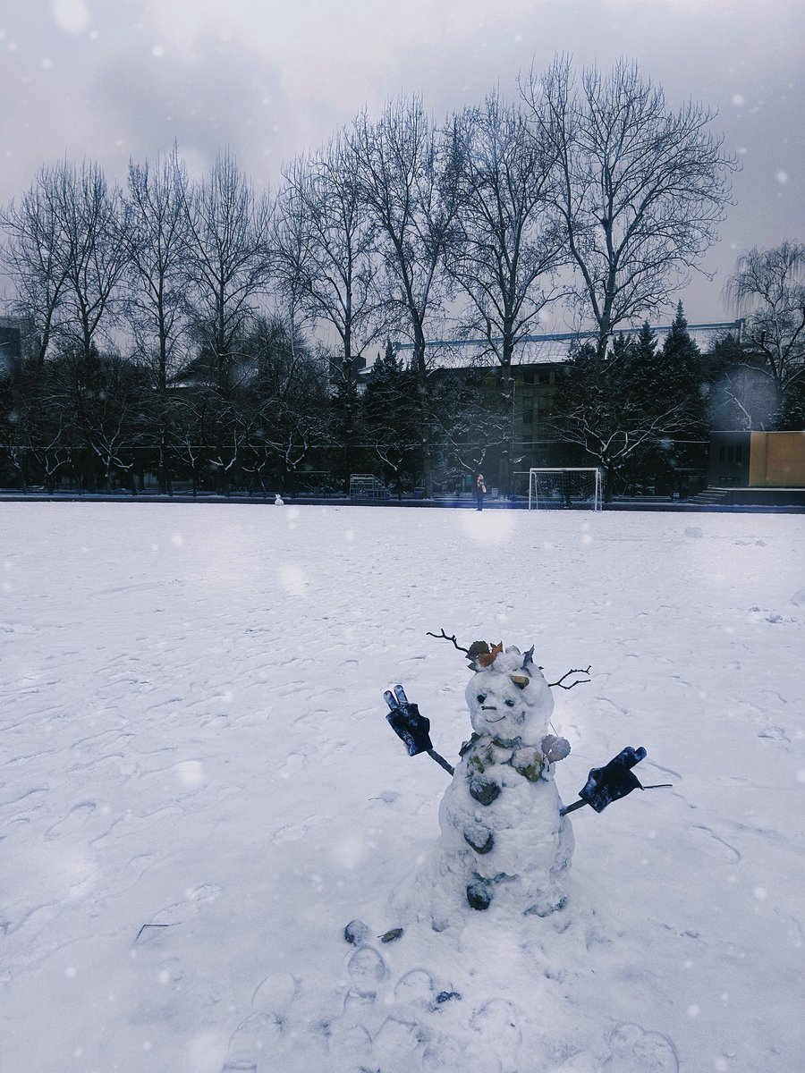 bfsu_official's tweet photo. First week down! Welcoming the #NewSemester with snow and new goals. ❄️📖 What’s on your mind this semester? #BFSUcampus #SnowDay https://t.co/l8HEGtUCMr