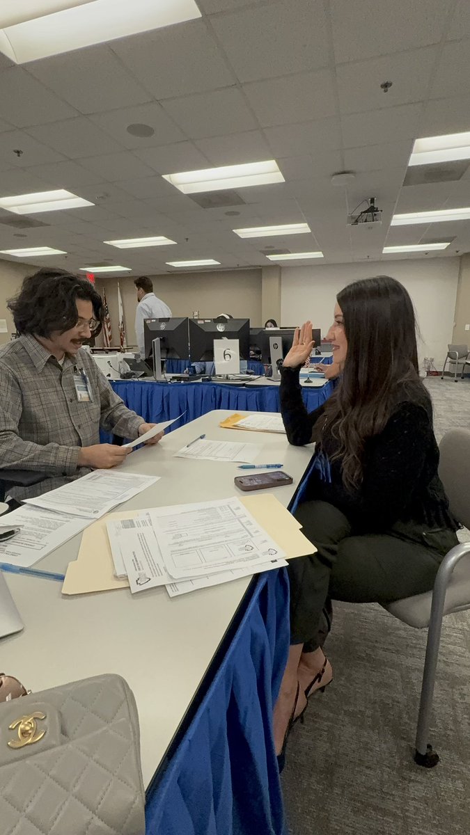 realSonjaShaw's tweet photo. It’s official. 🇺🇸 🐻 ❤️
I will be on the ballot for California State Superintendent.

For over six years we have fought for parents, students, teachers, and common sense in education. Now we are taking that fight statewide.

Linked arms. Fighting the good fight.
Let’s make history California!

https://t.co/GDDsRFKLBy