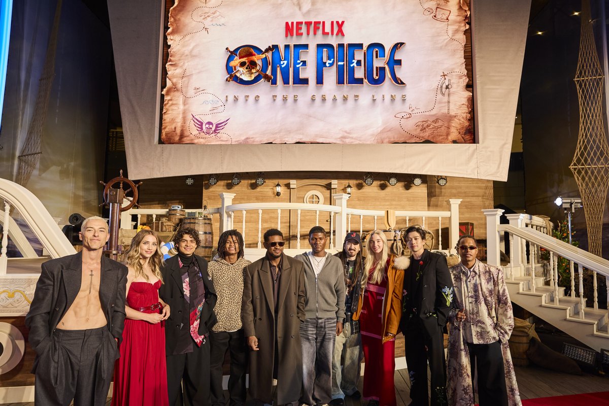 NetflixJP's tweet photo. 豪華ゲストが集結！超貴重な記念ショットを公開 📸

#OnePieceFanVoyage #OnePieceNetflix
#実写のワンピ #ONEPIECE https://t.co/l43aneq5Es