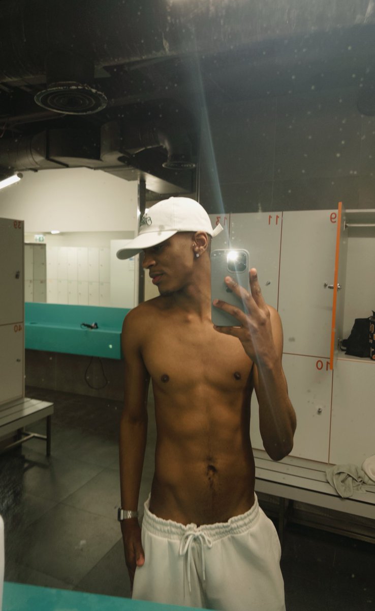 _eriickbarbosa1's tweet photo. Ectomorfo só se lasca né?!😪 https://t.co/ZrRCALbQc7