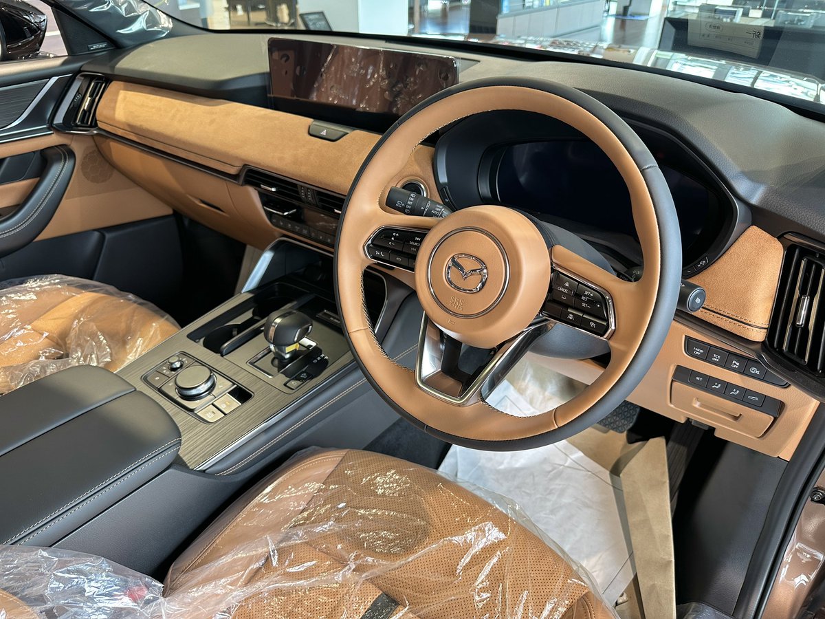 沖縄マツダ販売🏎️
クリアランスフェア✨

新車・中古車ご成約でデジタルギフト、特選車ご成約でマツダ純正オプションプレゼント🌸3/15（日）まで！

沖縄マツダの松田さん、ありがとうございました！CX-80かっちょええ〜！
#まいたの931 #ラジオ沖縄