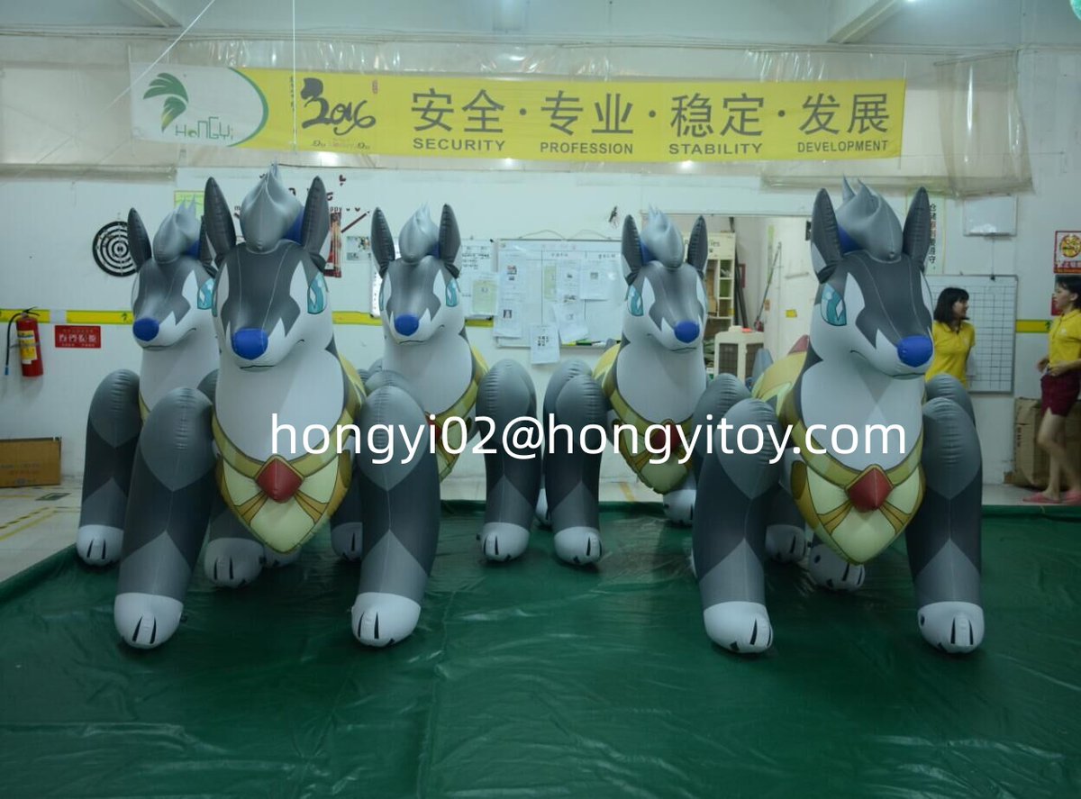 HongyiFactory's tweet photo. Inflatable wolf pack (Gardog)🥰🥰.The overall impression is one of great power and majesty😊😊
#inflatable #inflatablewolf #Gardog #toys #animal #pooltoys #custominflatable 
If you want one please contact
@HongyiFactory https://t.co/TMnvQ5ZLJS