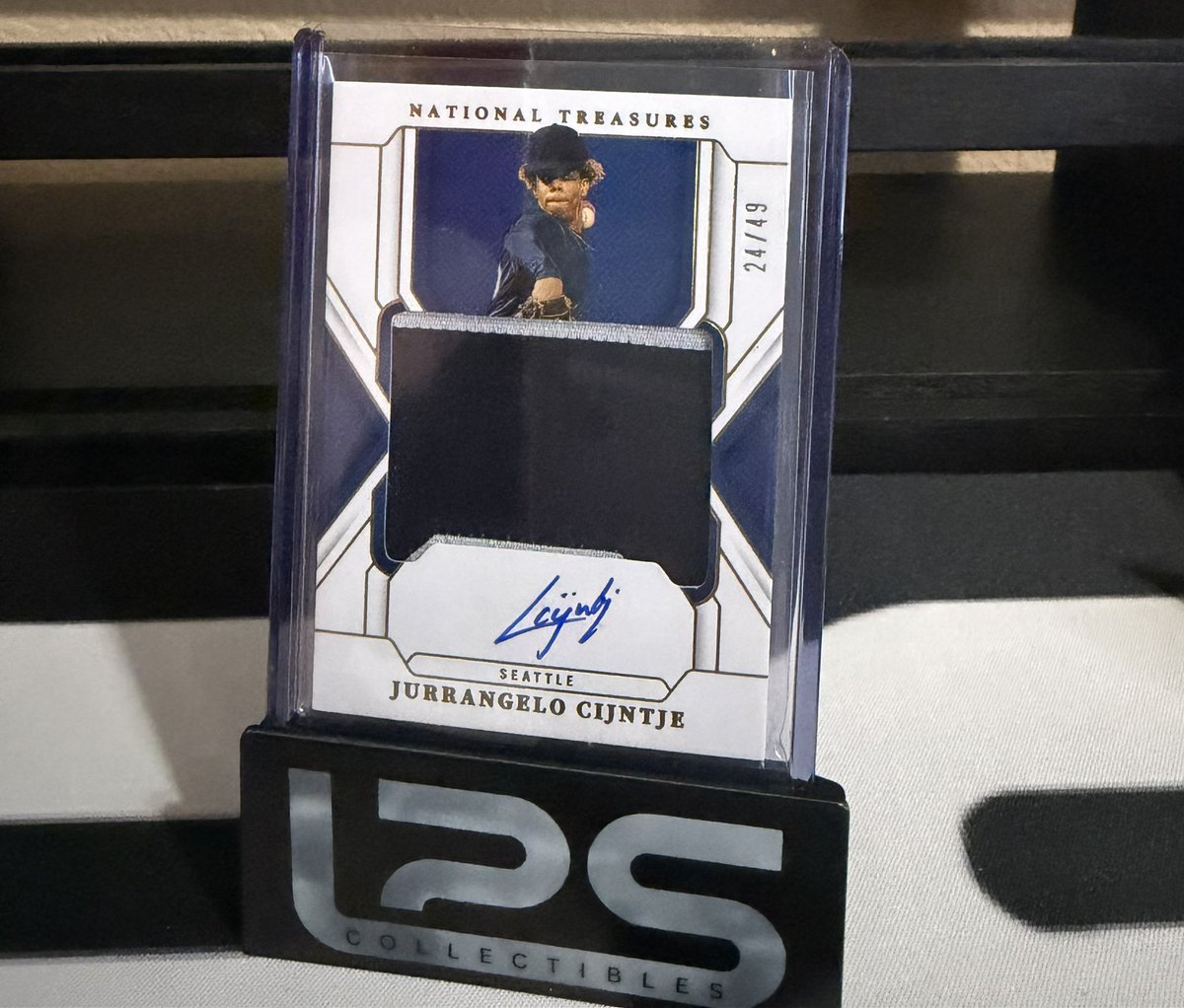 License 2 Snipe Collectibles tweet media