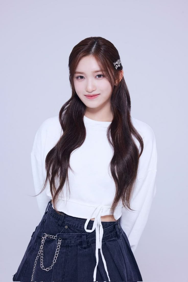 HYACINTH ELOWEN. tweet media