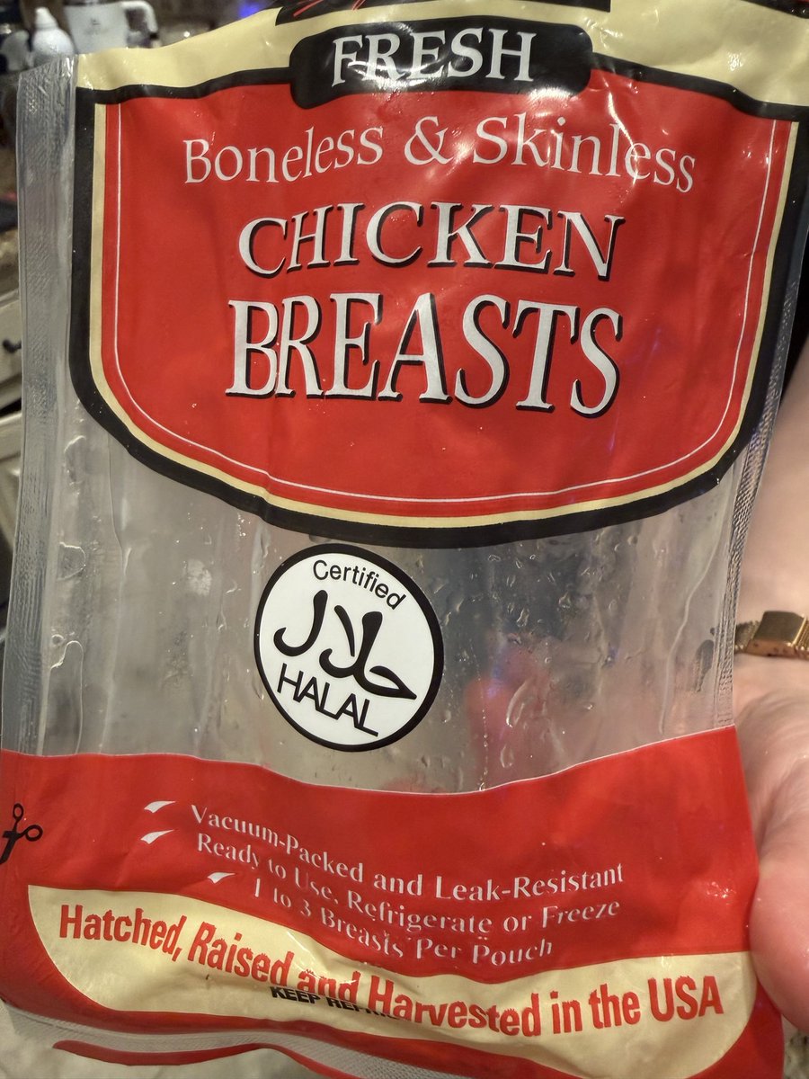 danevanz's tweet photo. I guess @Costco doesn’t want Jews buying chicken?  This was all that was available at my Costco in Frisco Texas https://t.co/KNyle1qhKe