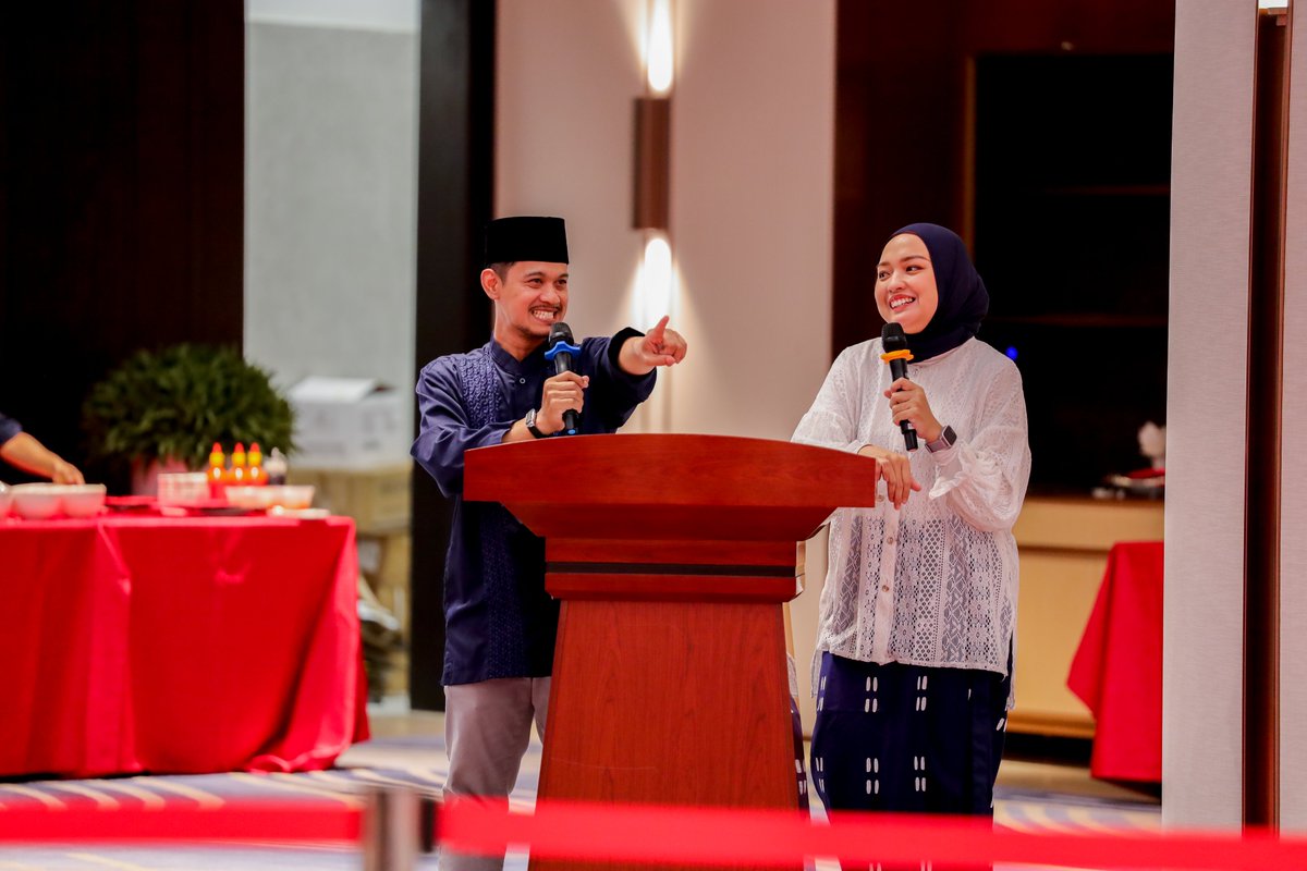 roniroeslan's tweet photo. Roni Roeslan, Putra Ponorogo Penggerak Kemanusiaan di Kamboja https://t.co/pm9VQBjDsU https://t.co/TERZHcx9Ht