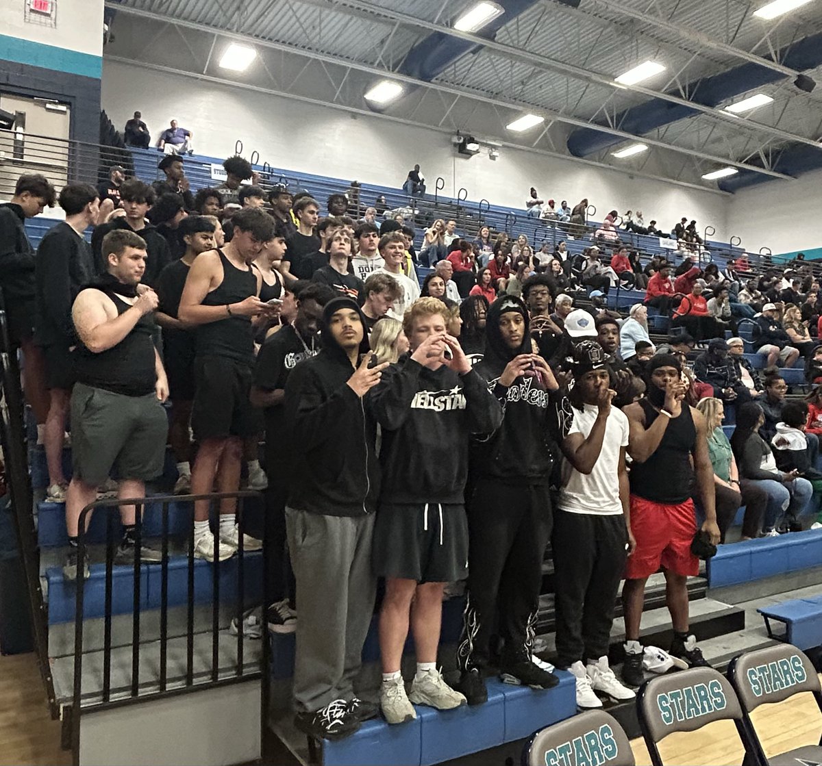 Oakland High School tweet media