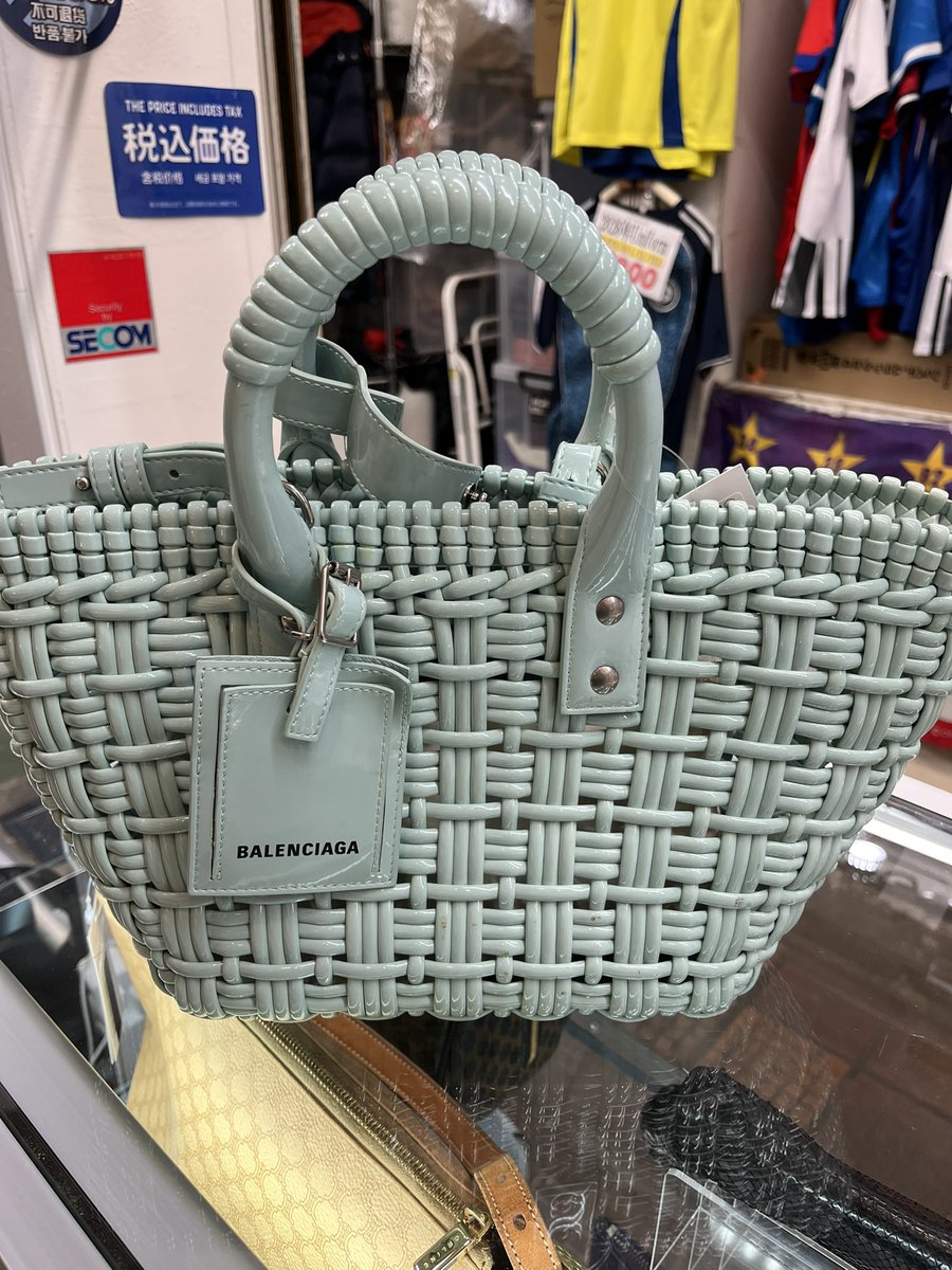 おはようございます☀️ 本日紹介するのはバレンシアガビストロ