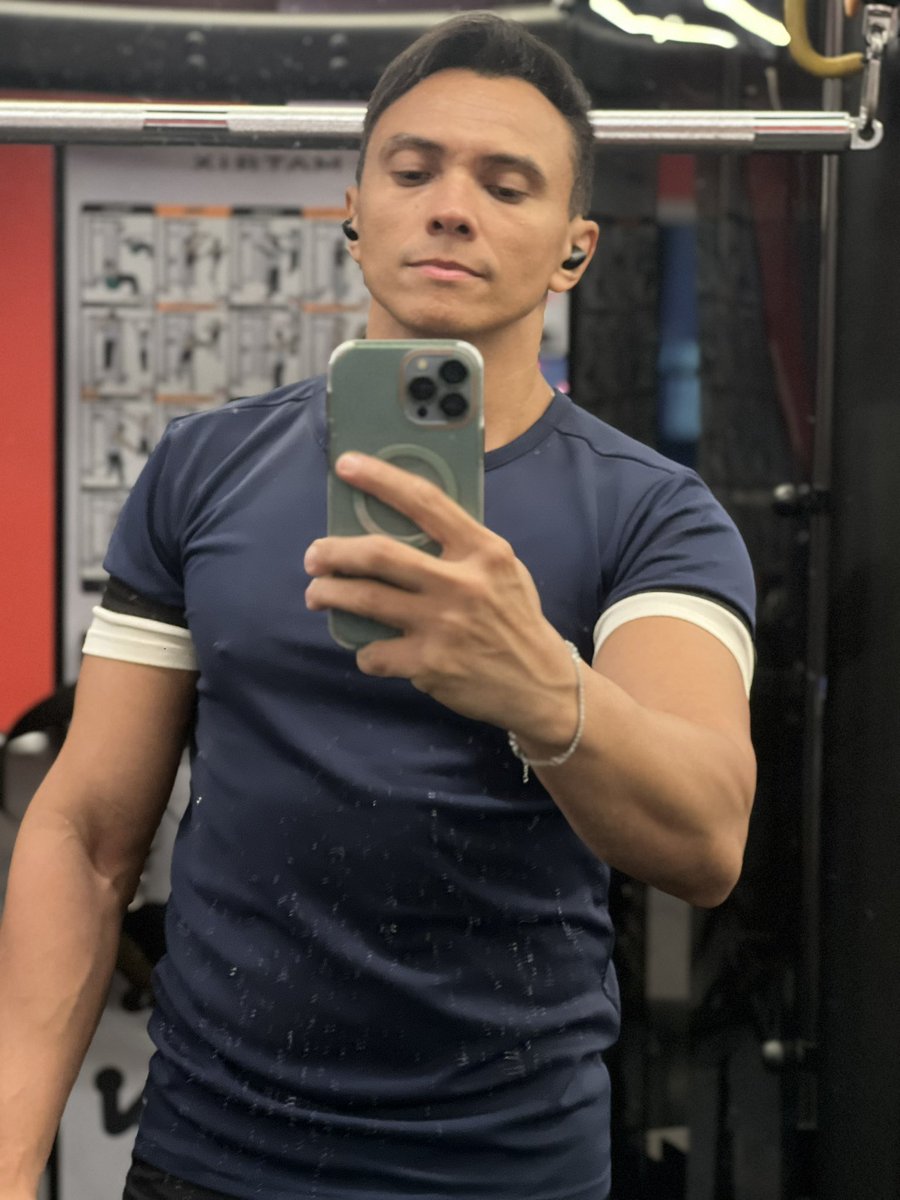 RaphaelRPS's tweet photo. Treinim de quase fim de semana …💪💪 https://t.co/umjf4VUShm