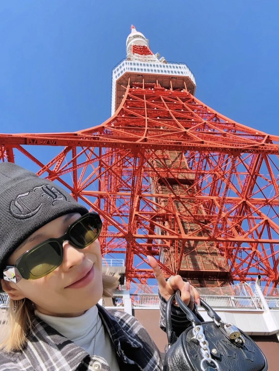 26.03.06 보스타

" 🗼☀️ "

푹 쉬는 보느님 보니 우리가 더 행복!

#보아 #BoA #베이팔 #BApal