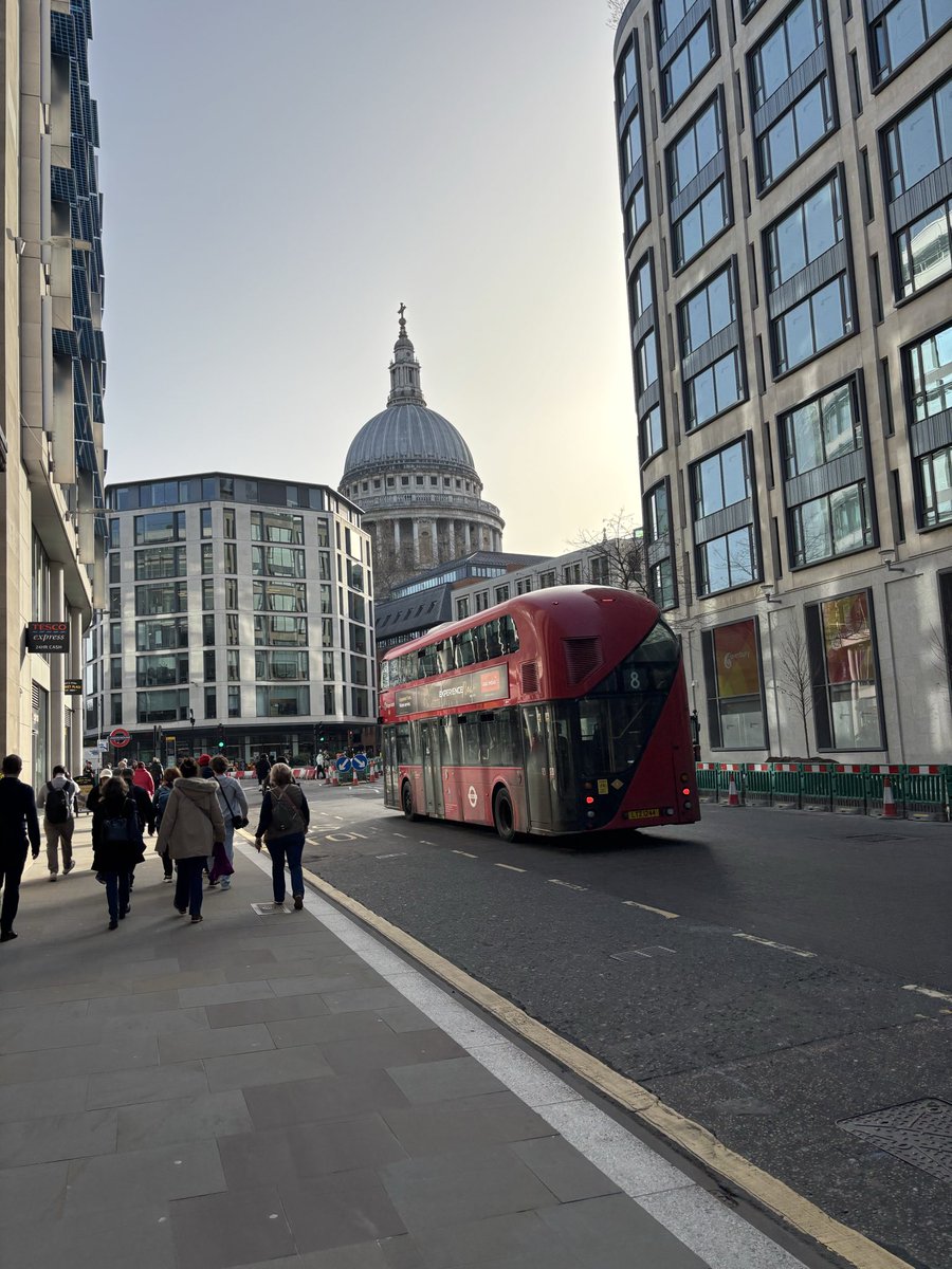 backstreet's back tweet media