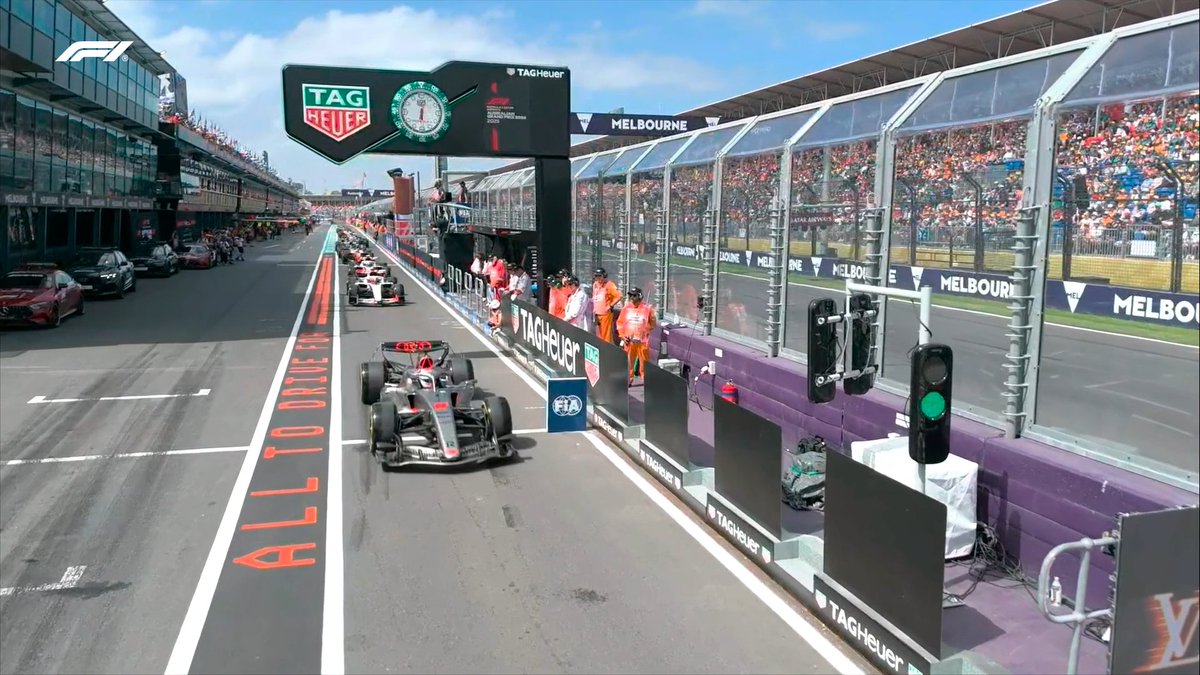 🟢 GREEN FOR FP1 🟢

Audi's Nico Hulkenberg is first out on track in Albert Park 💨

#F1 #AusGP