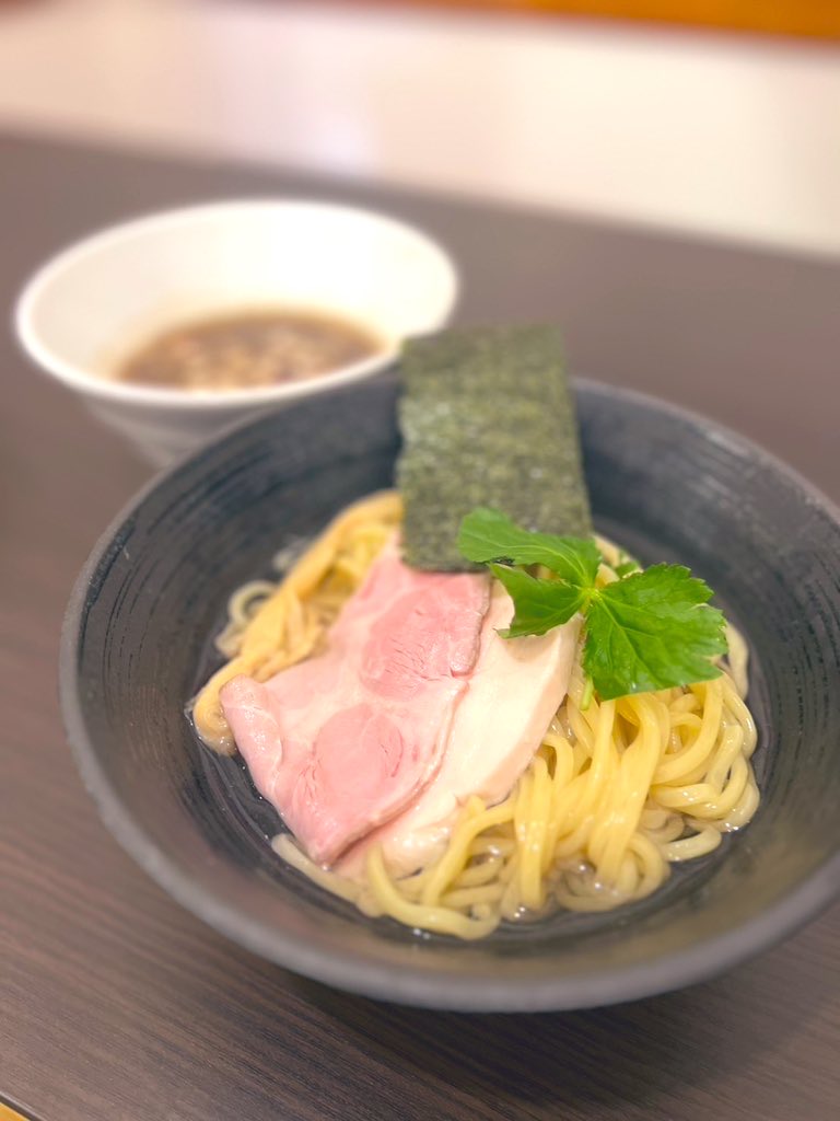 本日の限定は
【味噌ら〜めん】
【昆布水つけ麺】です🍜
【味噌ら〜めん】は数量限定になります。

新しい限定もそろそろ登場予定です！