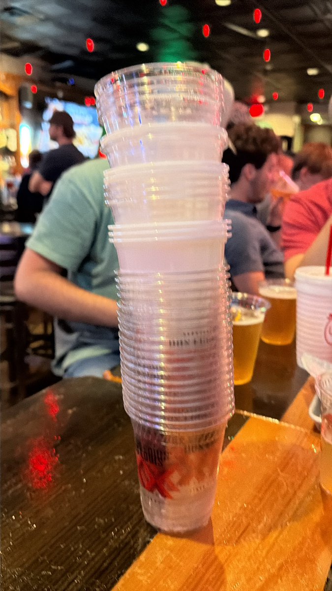 uncanttjassjr's tweet image. Can someone count #lank #firstbeer