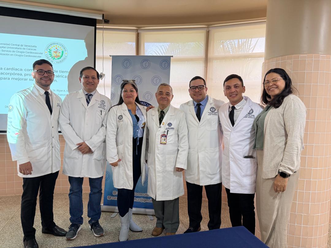DrJFFranceschi's tweet photo. Durante mi formación como Cirujano Cardiovascular tuve la dicha de conocer personas excepcionales que fueron maestros, profesores, guías y amigos! En la gran cátedra de CCV del Hospital Universitario de Caracas. Gracias Dios 🙏🇻🇪🫀bendiciones a todos https://t.co/Uic8W6bwPI