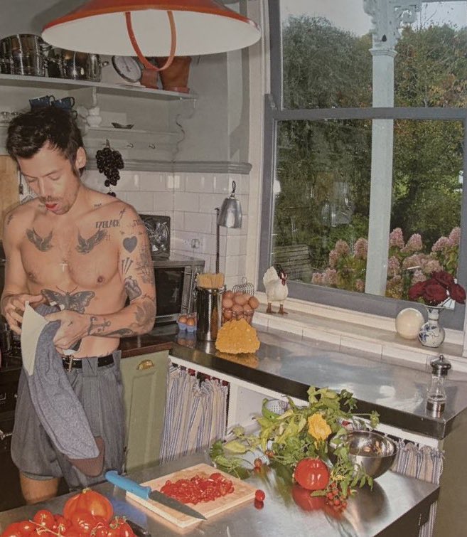 OT5Dailys's tweet photo. Harry Styles for Kiss All The Time. Disco, Occasionally. https://t.co/JDbcgBmLE1