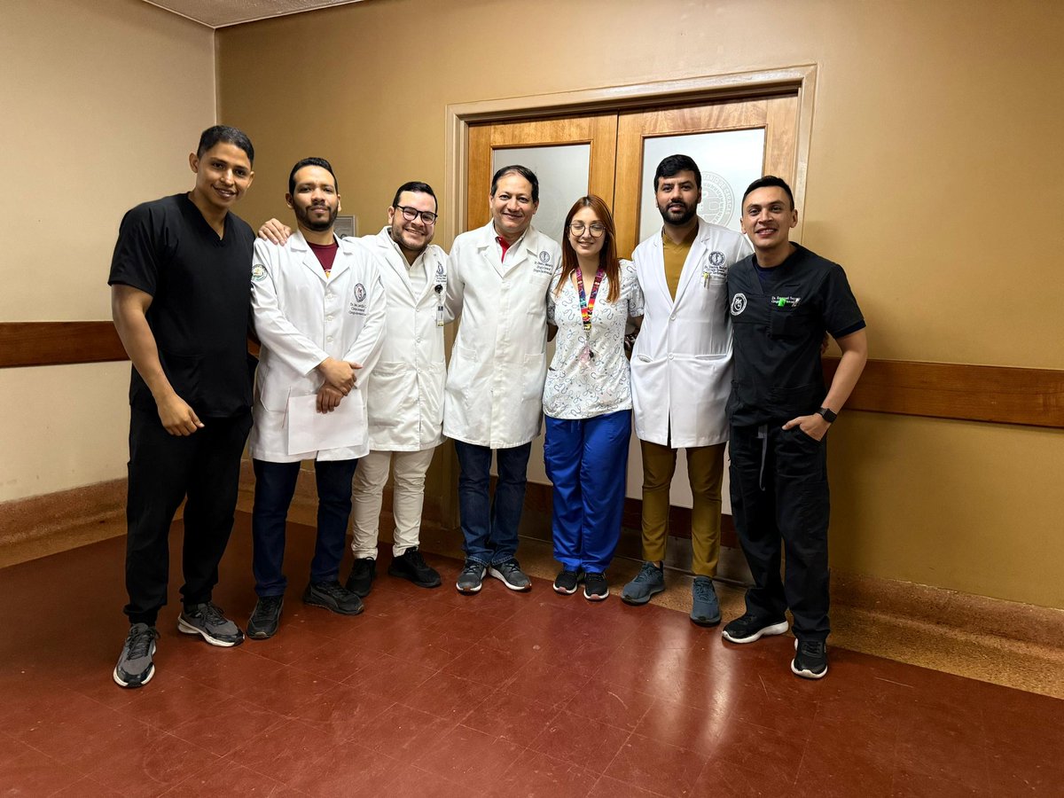 DrJFFranceschi's tweet photo. Durante mi formación como Cirujano Cardiovascular tuve la dicha de conocer personas excepcionales que fueron maestros, profesores, guías y amigos! En la gran cátedra de CCV del Hospital Universitario de Caracas. Gracias Dios 🙏🇻🇪🫀bendiciones a todos https://t.co/Uic8W6bwPI