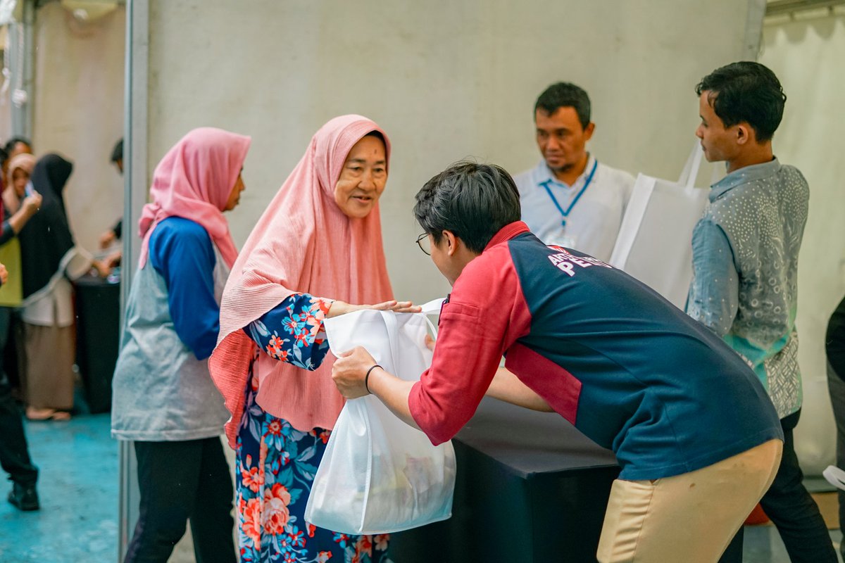 Artha Graha Peduli tweet media