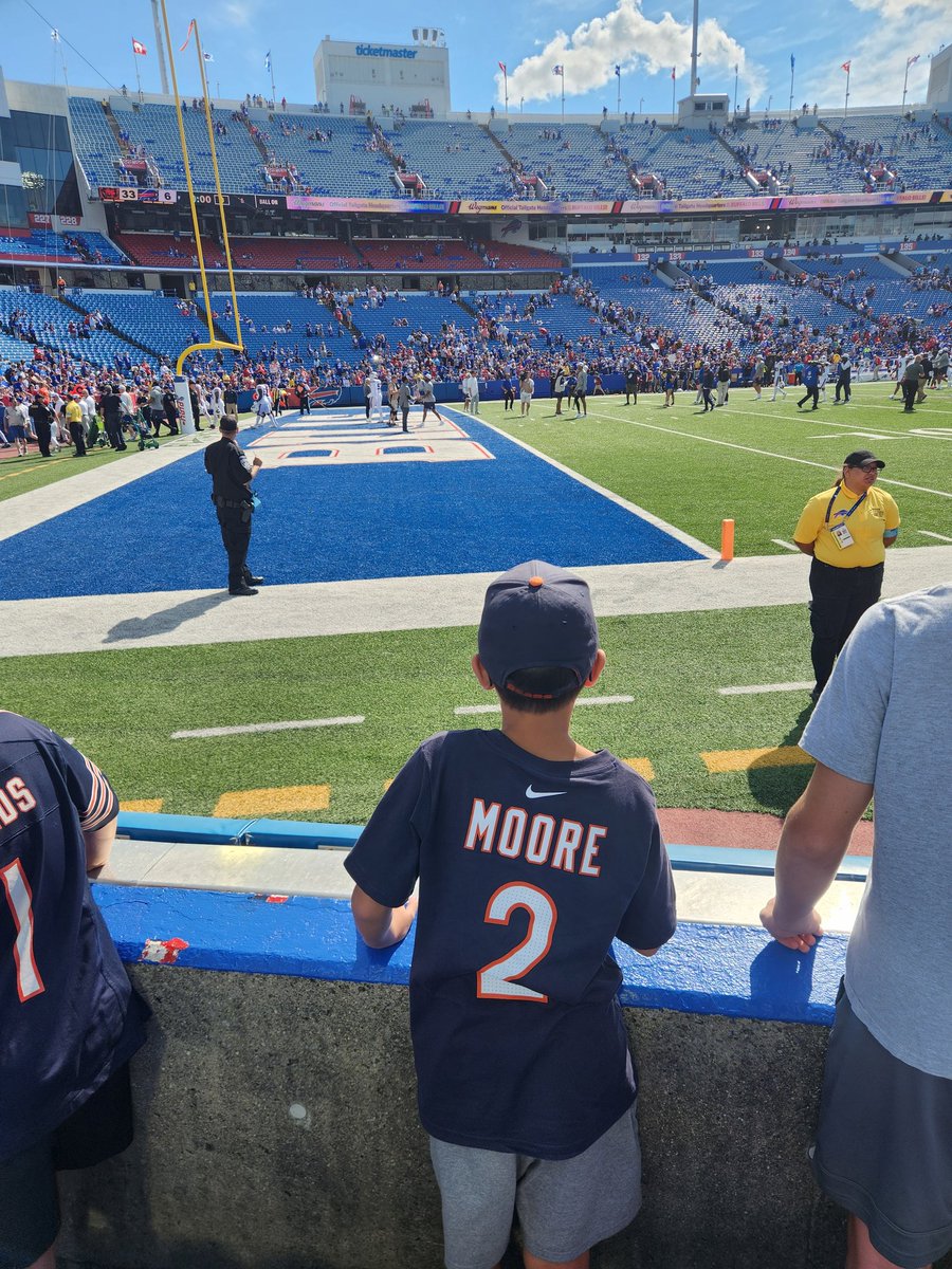 C2_PO's tweet photo. @idjmoore my son is your BIGGEST fan and he wanted you to know that you'll always be he favorite receiver. We'll for sure see you again in Buffalo. https://t.co/vrNeqBnqSJ