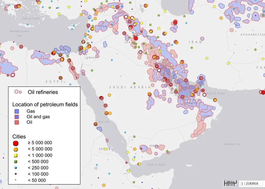 WOLF_of_IHSG's tweet photo. Pagi ini lagi baca berita di forum, dan nemu ada pertanyaan sederhana gini :

"If Iran blocks off the Persian Gulf/Strait of Hormuz, why can’t countries must move their oil through The Red Sea/Gulf of Aden? " 

Kenapa sih harus bergantung banget ama selat Hormuz? Kan bisa pindah aja ke selat di dekatnya; misal di Yemen (selat Bab Al Mandab) ?

nemu deh jawaban sederhana tapi make sense.
ternyata 

Lihat map of Oil Field.
Peta ladang minyak, ternyata banyak banget di sekitar Teluk Persia (Persian Gulf) ..pantesan ! 

oh iya, bisa lihat di sini juga, Global Energy Monitor.

https://t.co/RNRBLcCSd2