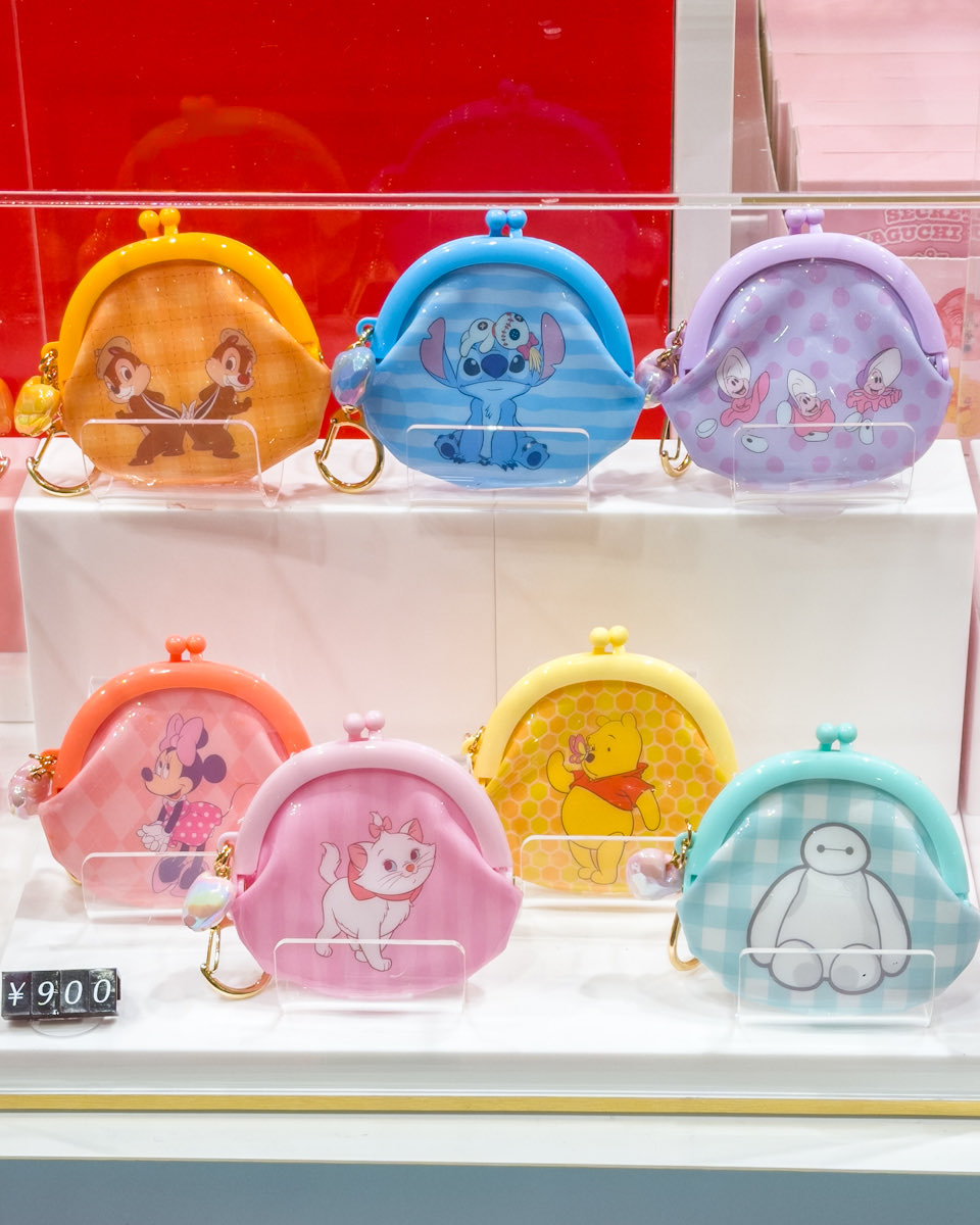 全8種類！ ディズニーストア シークレットがま口ポーチ 本日3月6日発売