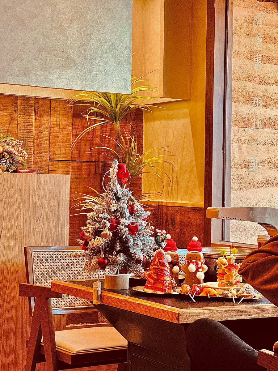 ChambersSa709's tweet photo. " Today’s not just a date—it’s a chance to pause, light a candle, and celebrate the small magic we often miss. Happy [节日名称，如：Thanksgiving/Christmas]!  #GatherAndGrateful #LittleMomentsBigJoy" https://t.co/P8lSf2ya62
