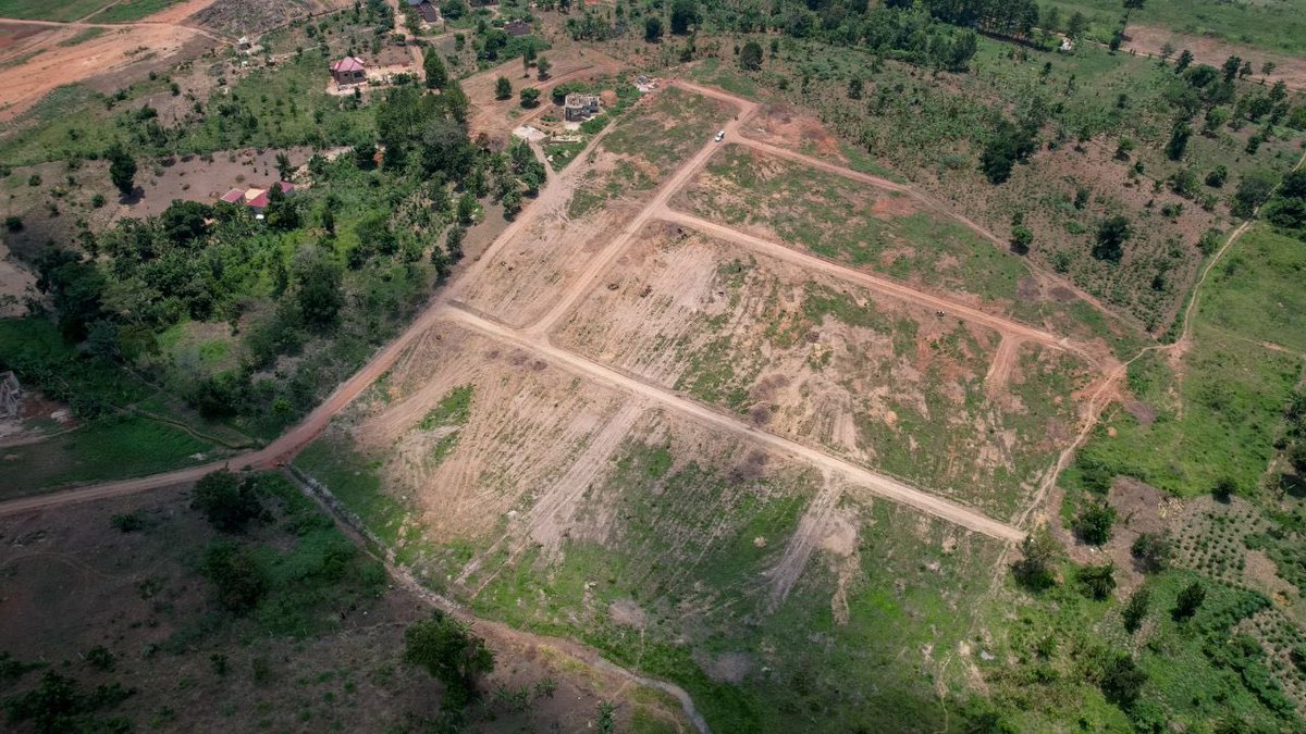 tic_ber2's tweet photo. Prime Residential Plots For Sale.

Area Code: Gayaza Kiwenda - Wakiso District 
County: Kyadondo 
Block: 156
Proximity - 1km off the Main road ( Gayaza - Zirobwe road)
Plot sizes:  50x100 ft
Tenure: Private Mailo 
Developer Price: 30M. UGX Per plot https://t.co/Tx3qqfgsTh