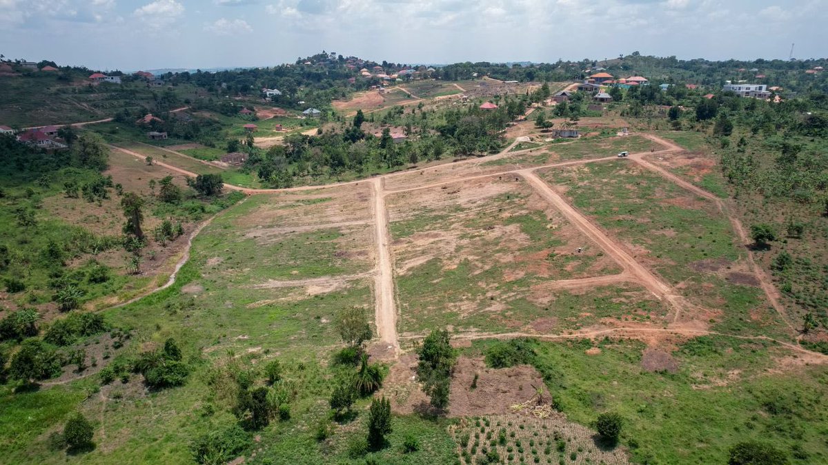 tic_ber2's tweet photo. Prime Residential Plots For Sale.

Area Code: Gayaza Kiwenda - Wakiso District 
County: Kyadondo 
Block: 156
Proximity - 1km off the Main road ( Gayaza - Zirobwe road)
Plot sizes:  50x100 ft
Tenure: Private Mailo 
Developer Price: 30M. UGX Per plot https://t.co/Tx3qqfgsTh