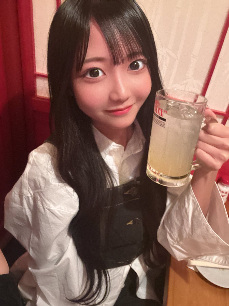 おはよ〜♡ 明日は新木場でLIVEの後渋谷に移動してチェキ会だよ