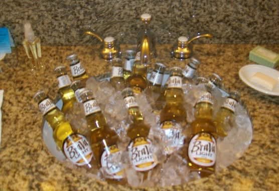 DrunkPolkaroo's tweet photo. From the Polk Archives: March 5th, 2011
Nothing like a sink full of Brava Light to make an evening in Niagara Falls even better....
Things I did in the long ago. https://t.co/If6NwWoh0R