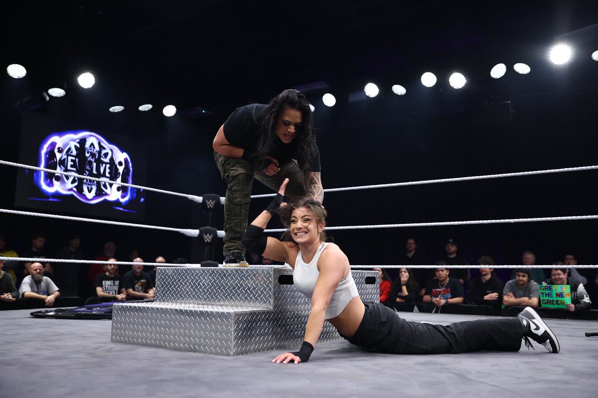 peninatuilaepa's tweet photo. I aint done 👿
#WWE #WWEEvolve #ComeGetchoIssue https://t.co/4yIFRZqnek