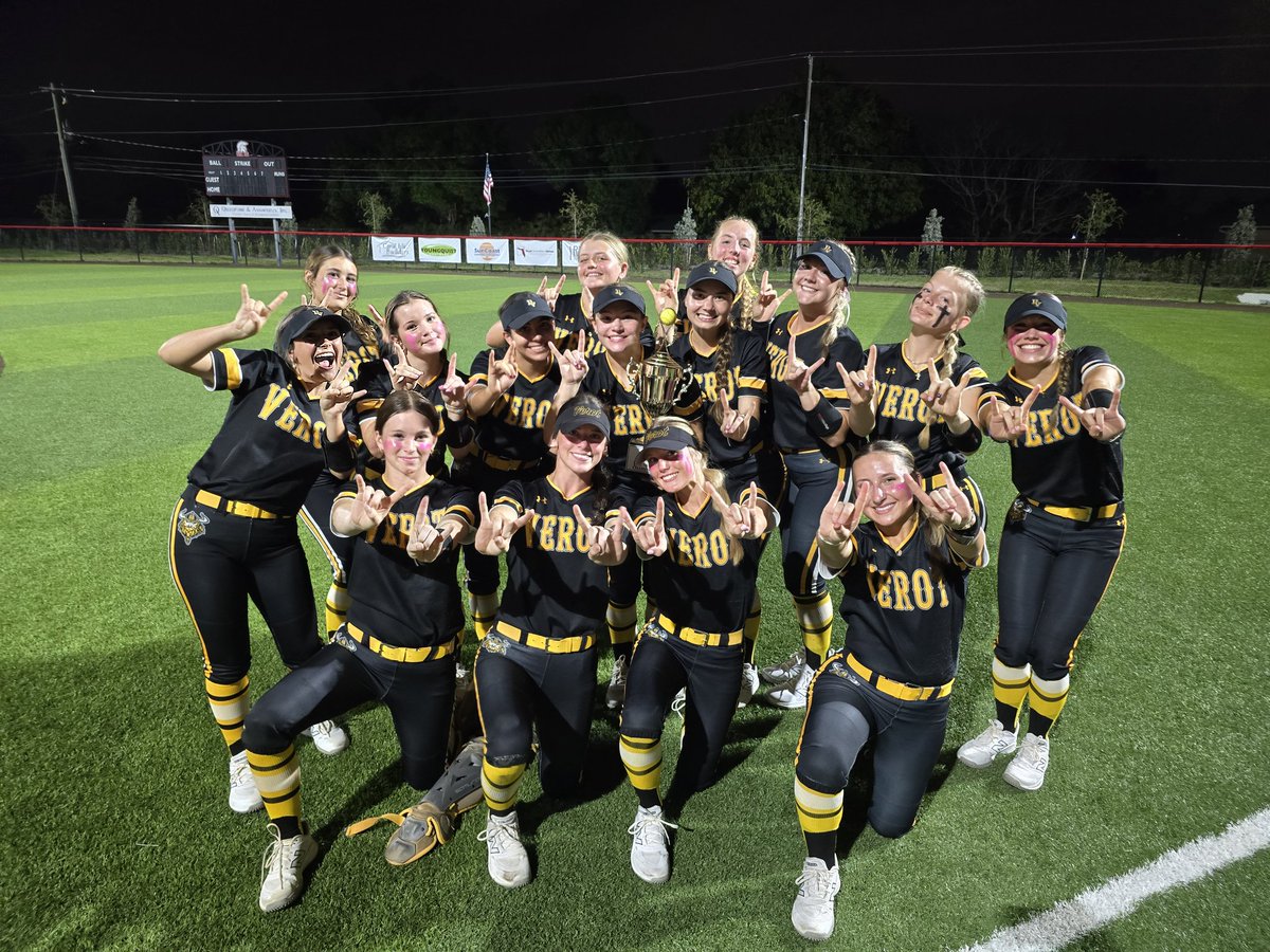 Bishop Verot HS Softball tweet media