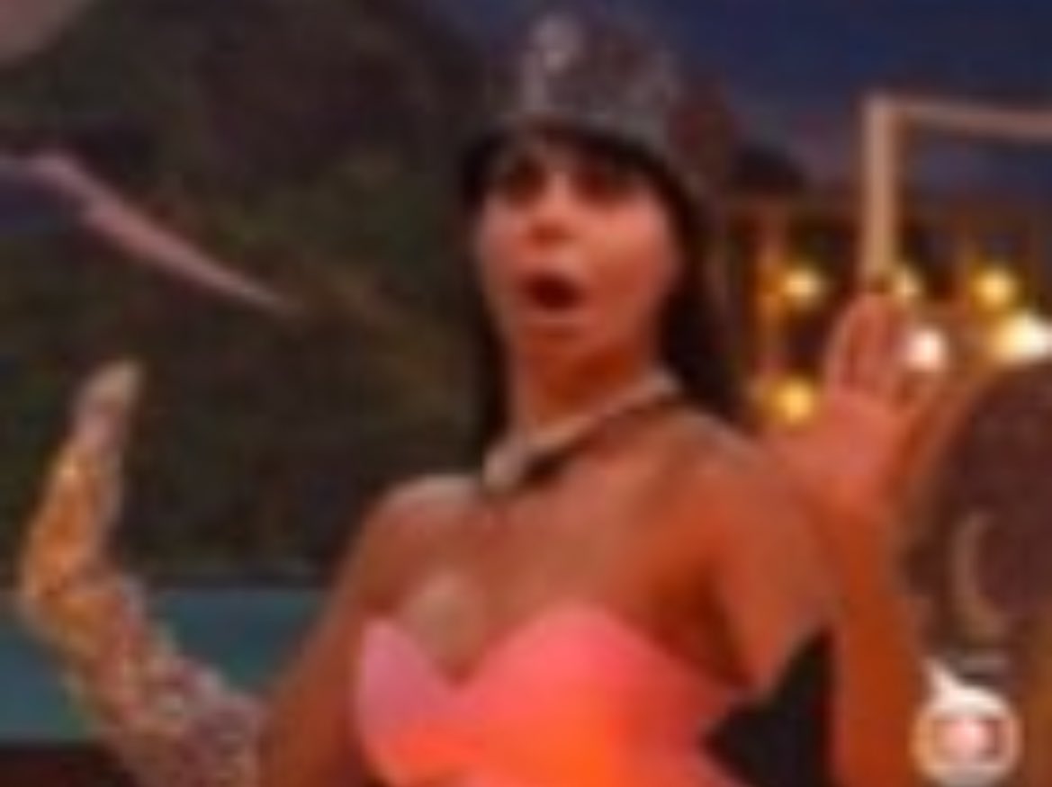ai gente vcs precisam se tocar um pouco mds ......

ariana pode até dominar registro de whistle e talvez hv, mas a beyonce tem mais domínio no geral