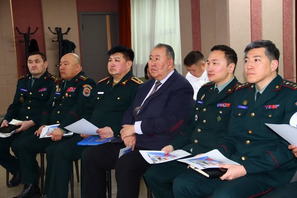 Японы Элчин Сайдын Яам tweet media