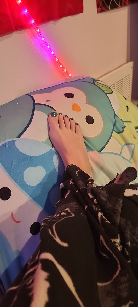 Ashen_fae's tweet photo. It's a privilege to even think about my feet let alone see them~

Be greatful~ 

❦ footfetish ❦ feet ❦ toes ❦ footcuck ❦ finsub ❦ findom ❦ femdom ❦ footsub ❦ https://t.co/1qF7gSLKoP