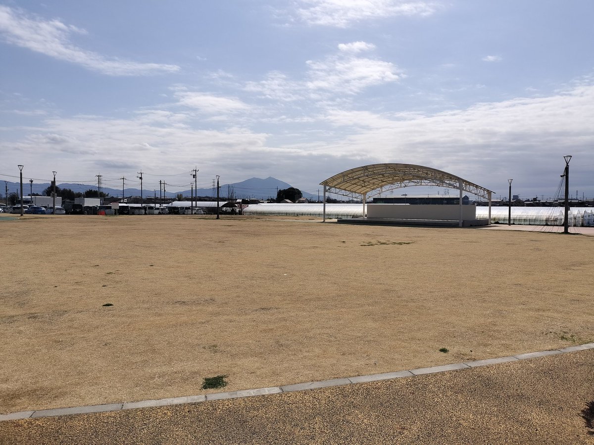 HirokoUtsuno's tweet photo. 今日もフライヤー追加分を持ってグランテラス筑西に来てます!
先週600枚ほど置いてきましたが多分すぐなくなりますと言われたので…
追加で1000枚。
フライヤーは総合案内所にあります。
たくさんの方の手に渡りますように🙏
#MUSICCONNECT https://t.co/eg3USbLiPw