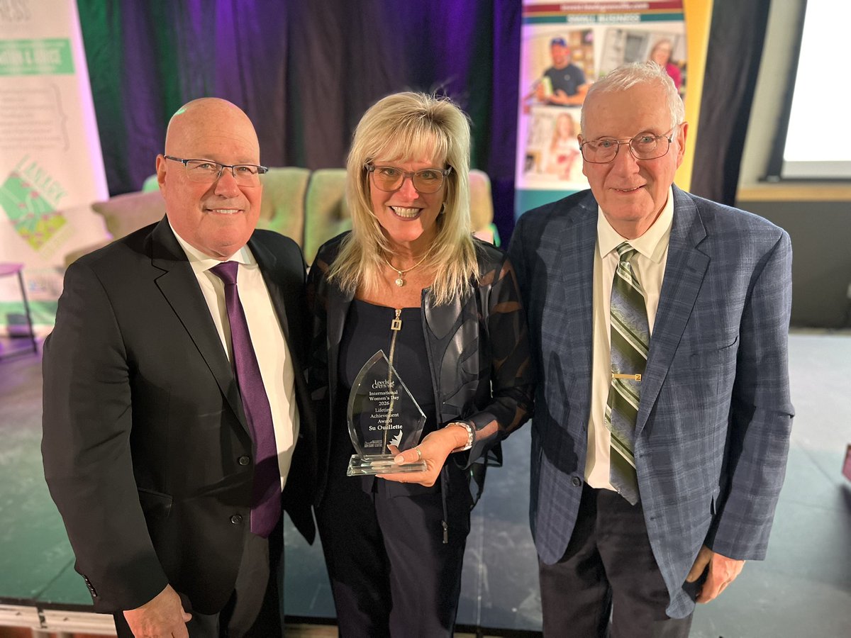 Steve Clark tweet media