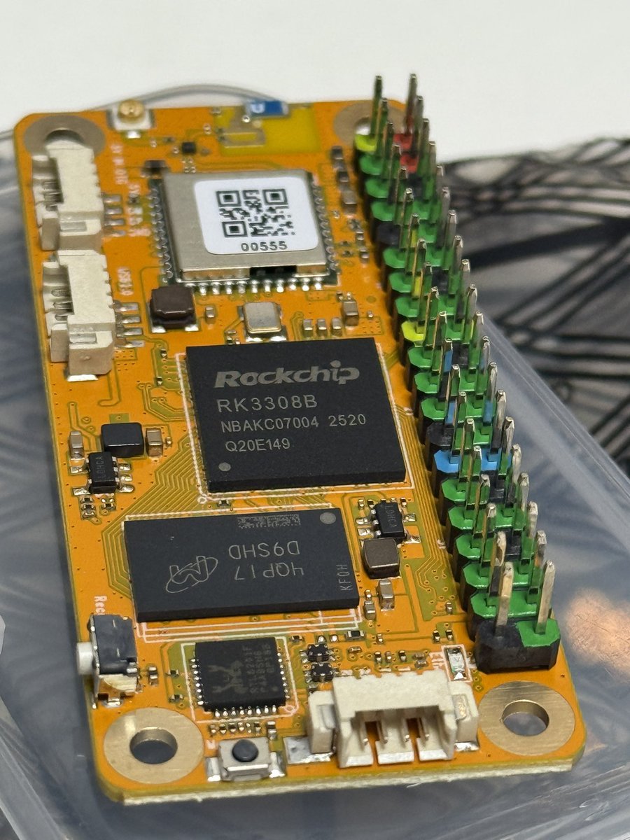 JohnnyZhang007's tweet photo. rock pi s0，Just got my first～ https://t.co/vHlP8tYV3k