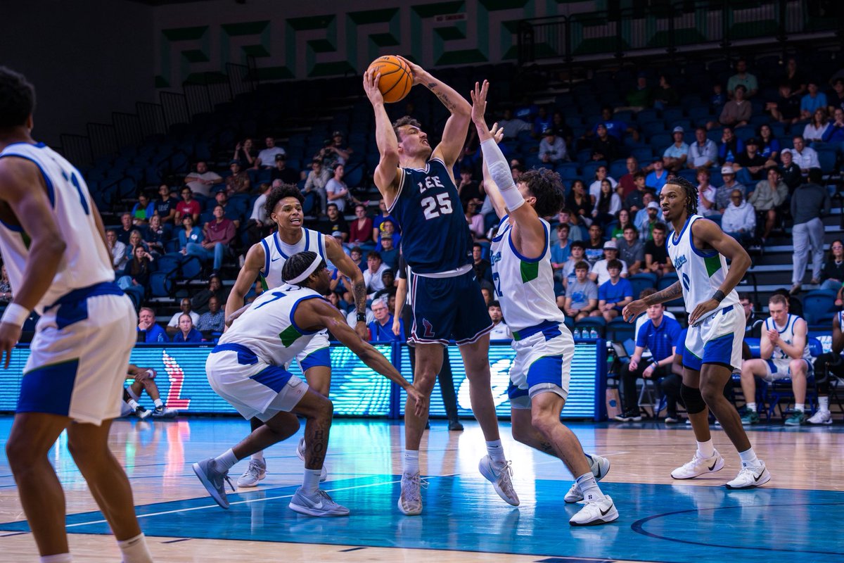LeeU Men's Basketball tweet media