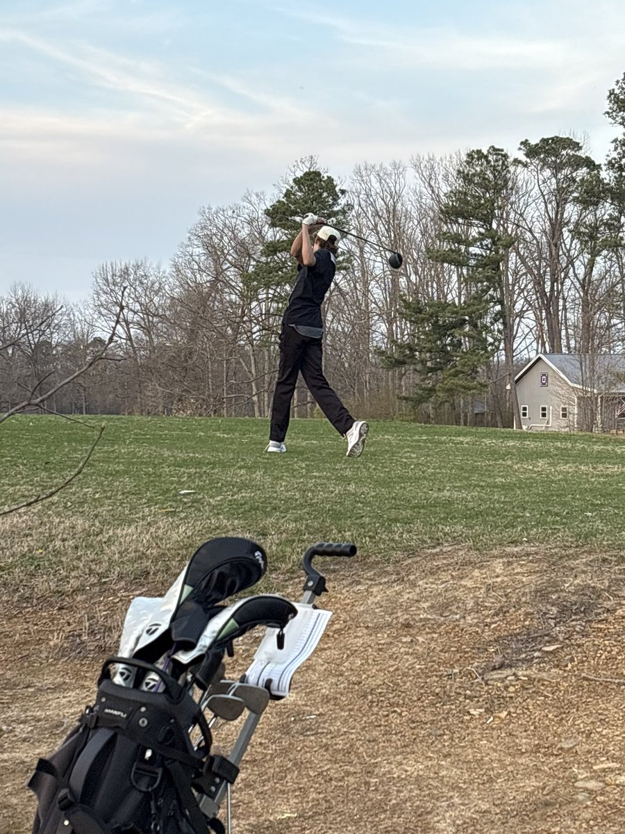 knigh003's tweet photo. Congratulations to the boys' and girls' golf teams for winning their match at Chesley Oaks against Douglas and Hanceville this week! Congratulations to Walker Johnson and Avree Hall for winning overall as individuals (Low Medalists)! Anna Eddleman finished 2nd and Kynzi Hall 3rd. https://t.co/73BS24lscl
