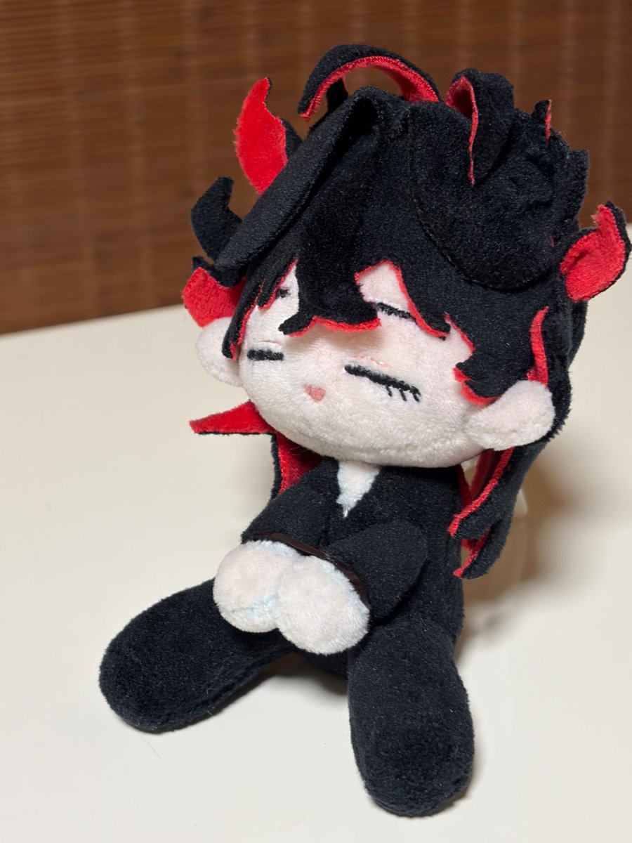 tkmsr46's tweet photo. ぼちぼち頑張ってたダンテのぬいがやっと完成したぞ〜！

こちら伏様(@yvc07190426 )のおすわりぬい型紙を使わせていただきました！ https://t.co/1QlFsgrkpJ