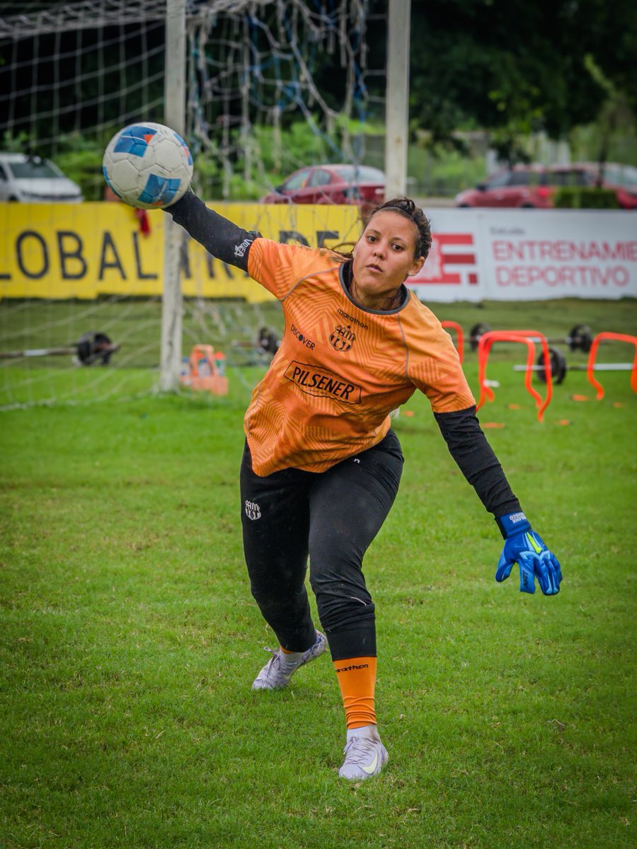 BSCFemenino_'s tweet photo. Un equipo, una pasión, un corazón, un objetivo 🔥⚽️ https://t.co/JyNLOJE7Y7